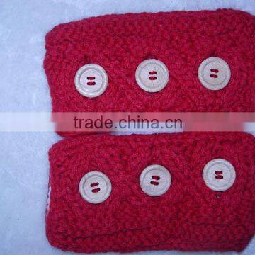 Red acrylic knitted gloves