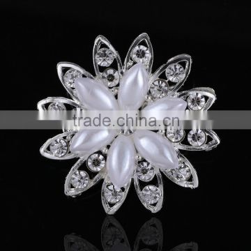 Luxe Rhinestone Brooch Pins With Pearls,Flower Beaded Brooches And Pins                        
                                                Quality Choice