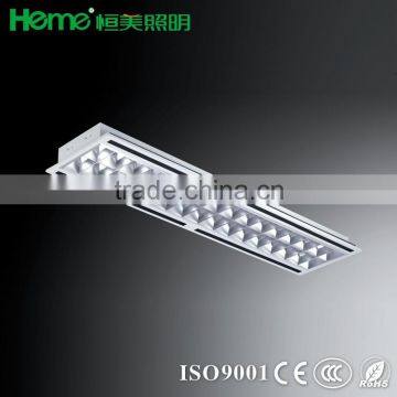 Ceiling reflective light fixture with air slot outlet