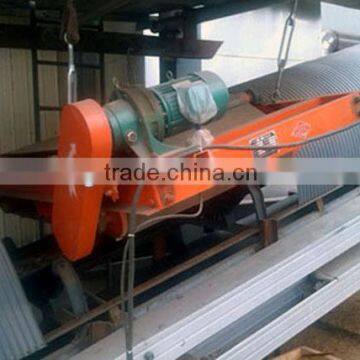 Belt type natural cooling electromagnetic separator