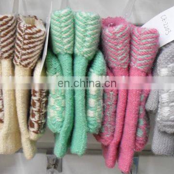 100% acrylic knitted gloves