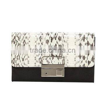 CL12-016 Hot sale snake skin clap PU woman clutch hand bag                        
                                                                                Supplier's Choice