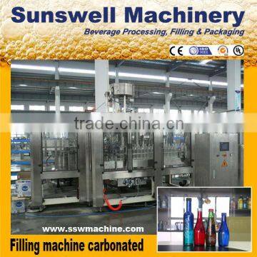 Automatic machine for carbonated /carbonating soft drinks in glass bottle