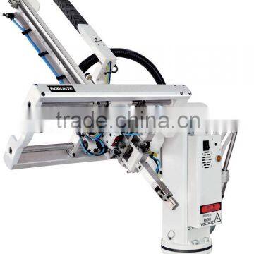 Flexible Sprue Picker Robot Arm With Gripper