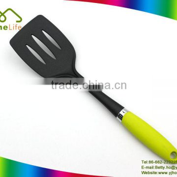 Hot sale Kitchen Utensil Non-stick Nylon Slotted Turner Spatula