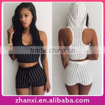 Crop top lady sleeveless outfit with hood women simple sport suit designs for girls