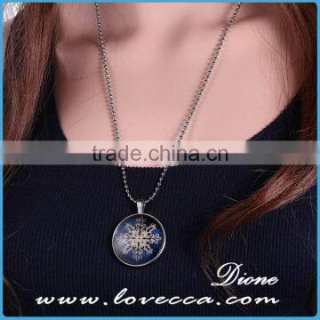 New European Fashion Luminous Christmas Jewelry Snowflake Necklace photo-3