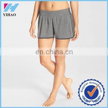 Yihao Trade assurance sportswear summer fitted compression pants sports running shorts