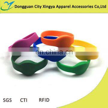 factory price 13.56MHz rfid silicone wristband