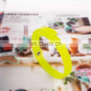 Wholesale Eco-Friendly Adjustable Anti-Mosquito Day Glo Neoprene Anti-Flea Safety Silicon Pet Cat Dog Flea Collar For Dogs photo-3