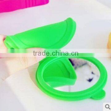 2014 Cheap Round Pocket Silicone Mirror for Make-up