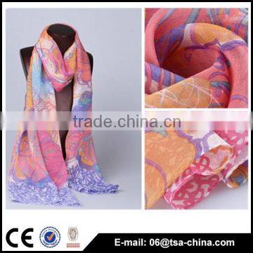 China Digital Printing Fashionable Silk Scarf