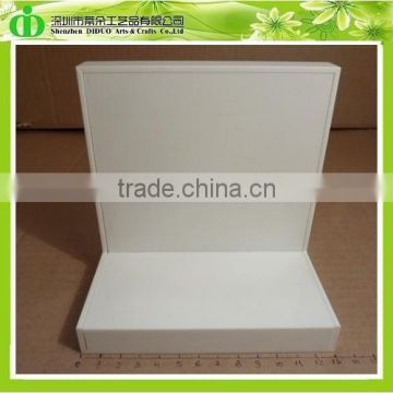 DDJ-0034 Chinese Factory Sells SGS Test Cheap White Acrylic Bracelet Stand