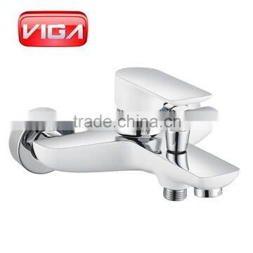 White and chrome Bath mixer Wall mounted Bathtub tap