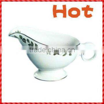 2013 high quality fashion ceramic novelty gravy boat