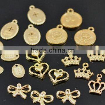 2015 customized zinc alloy tags,gold charm pendants for jewelry and handbag