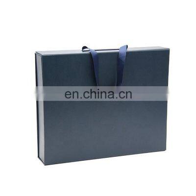 Hot sale custom logo luxury paper gift box with handle for clothing