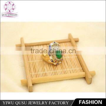 2015 Yiwu New Product Gold Plated Ring With Oval Bottom Tip of the Emerald Zircon photo-3