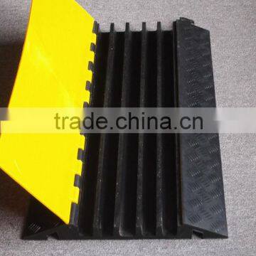 Cheap Rubber 5 Channel Cable Ramp for Truck Hose 5 Way Rubber Cable Cross Stage Cable Protector photo-6