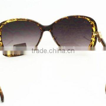 Wholesale Price Fashion Women Sunglasses With Flower Shaped Diamond photo-5