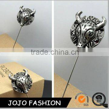 China OX shape wholesale cheap price poppy metal pin badge