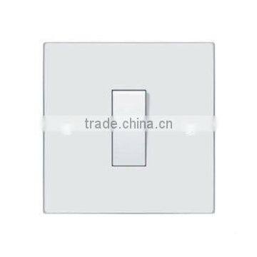 Switched socket