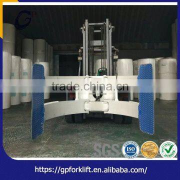 Rapidly rotating forklift paper roll clamp