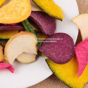 Ассорти разнообразных чипсов из фруктов и овощей/Ассорти разнообразных чипсов из фруктов и овощей photo-4