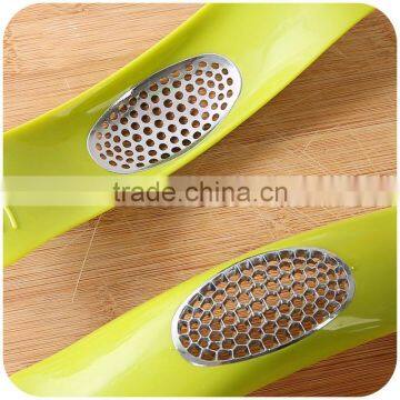 Plastic Garlic Crusher photo-5