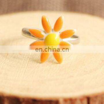 High Quality Hot Sale Daisy Rings Bridal Ceramics Engagement Ring for Women Jewelry Gift photo-6