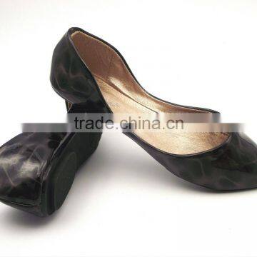 2016 New Fashion New Leather Popular Design Lady Flat Shoes in Stock