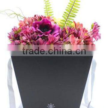 Luxury flower box with environmentally friendly feature