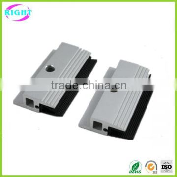 Solar mid clamp for frameless panel