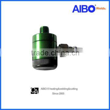 click style oxygen regulator male 1/8" NPT