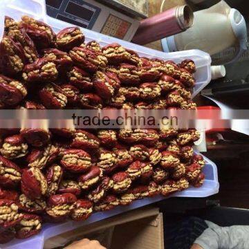 Sweet Red Date and Cricp Walnut Red Jujube From China photo-4