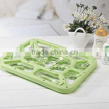 16pegs plastic clothes hanger in China