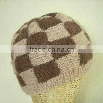 Checked woolen beanie H 10