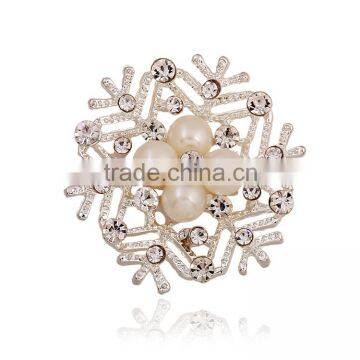 Beautiful Clear Crystal With Pearl Snowflake Shape Bulk Girls Brooch