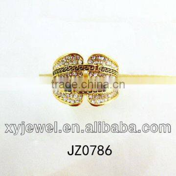 Latest design claddagh ring with crystal stone wholesale gold rings