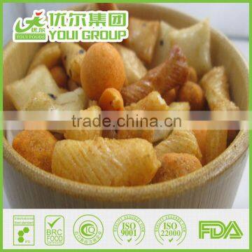 Rice cracker and coated peanuts mix