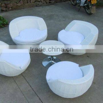 Rattan Coffee Table and Chairs photo-6