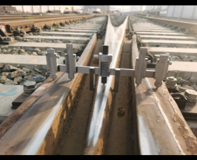 Digital Rail Vertical Frog Wear Gauge photo-2