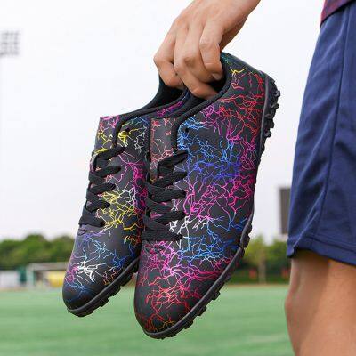 Wholesale New Men Soccer Shoes Kids Cleats Grass Adult Professional Football Boots Ultralight Non-Slip Boys Training Shoes Drop Shipping