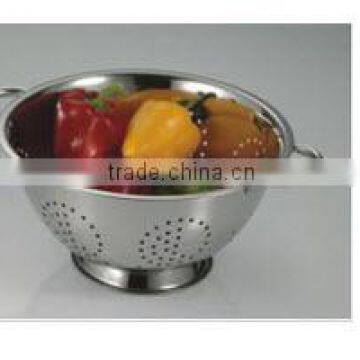 Stainless colander