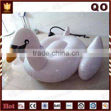 Amezing design water floated inflatable giant swan