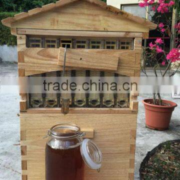 Best selling beekeeping wooden bee hive with 7 piece honey outflow frames