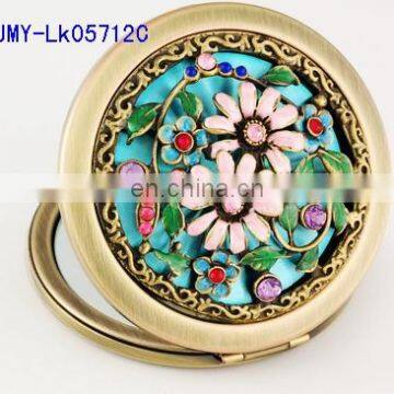 3D Hollow Decoration Antique Metal Pocket Makeup Mirror photo-4