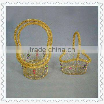 set of 3 small rusty wire basket with handle