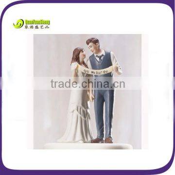 Resin love couple figurine wedding gift