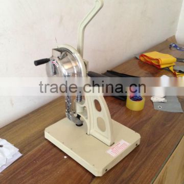 Manual banner eyelet machine